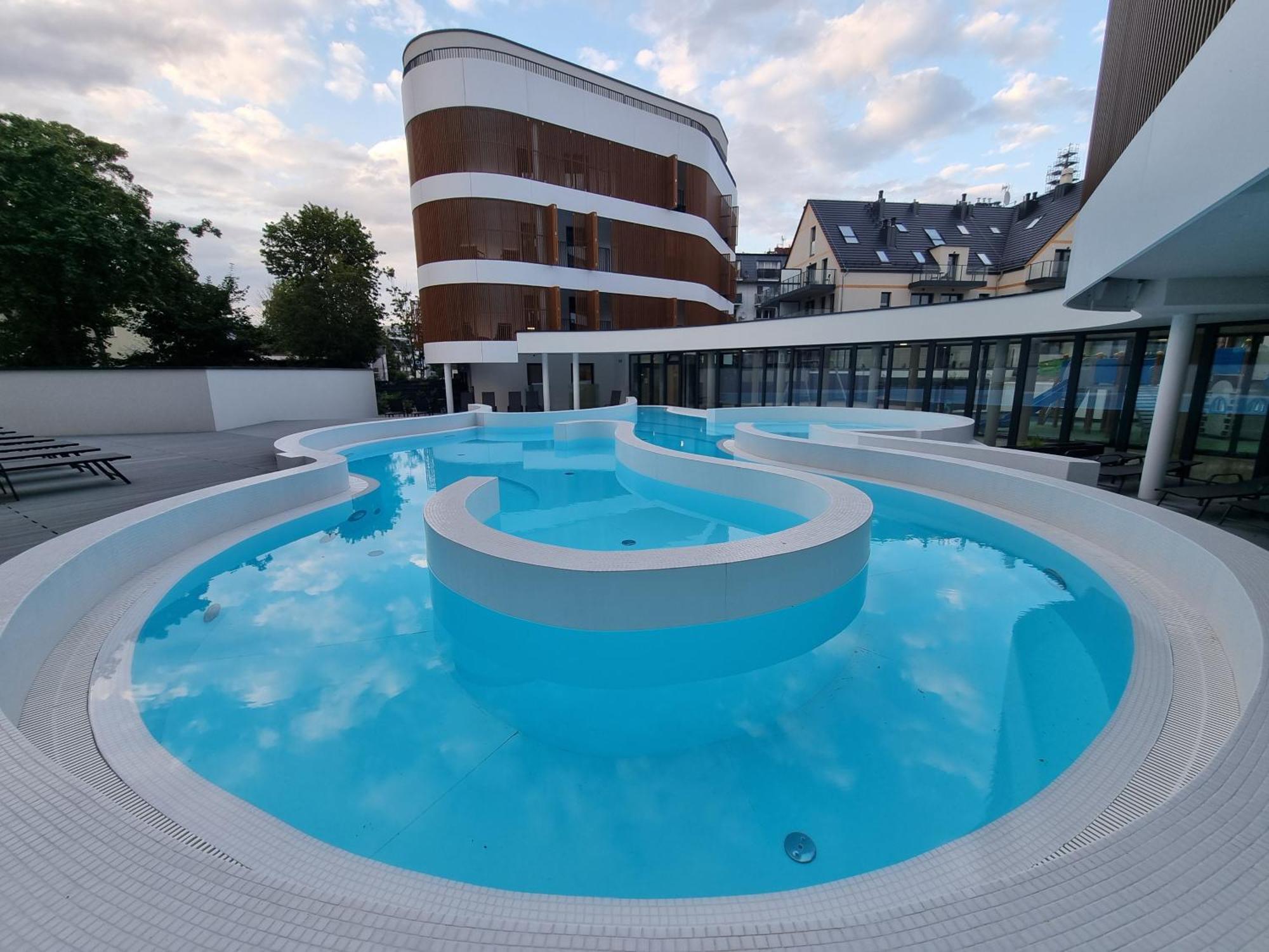 Baltic Waves Resort Baseny Bawialnia Silownia Garaz W Cenie Miedzyzdroje Exterior foto